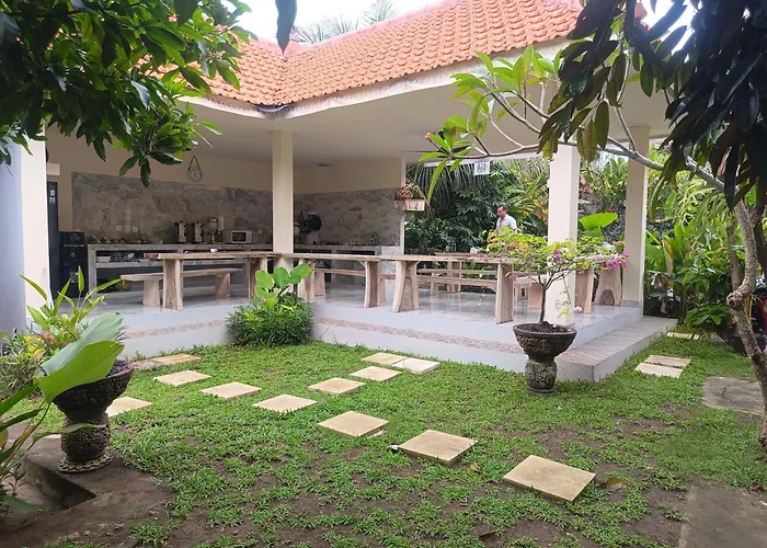 Made 02 Balangan, Homestay, Villas, & Warung Made02 ジンバラン
